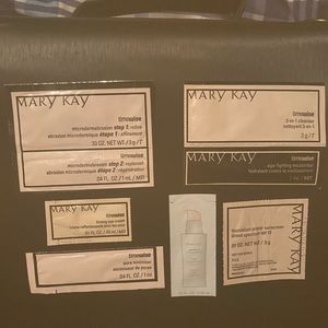 MNEW Mary Kay Skin Care Sampler Pack • 8 Pieces